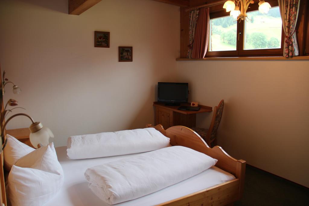 Hotel Winklerhof Holzgau Quarto foto