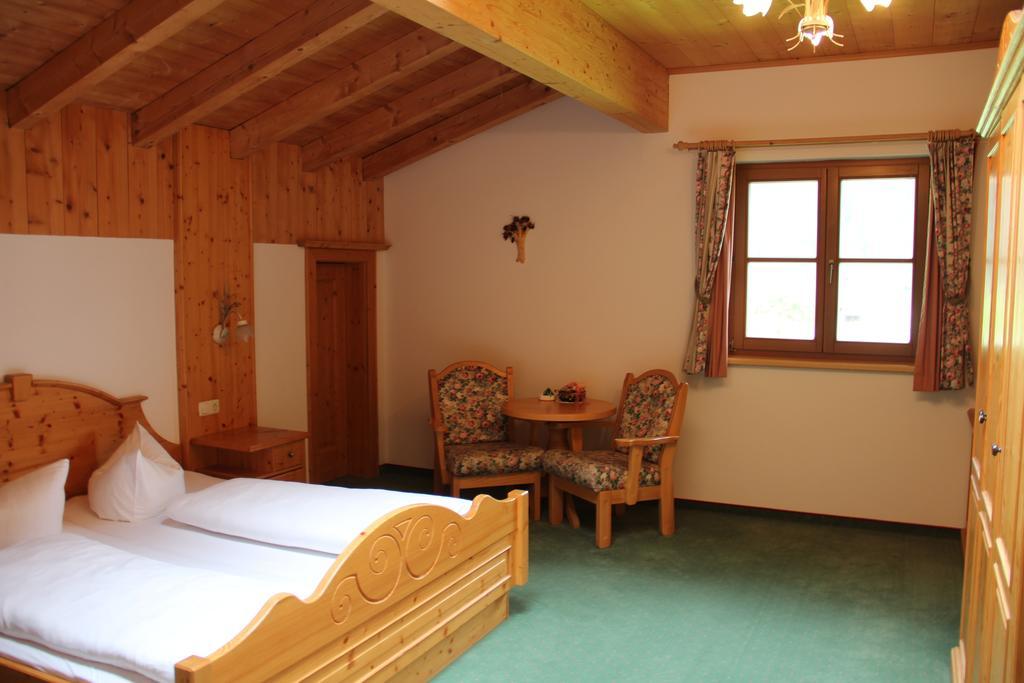 Hotel Winklerhof Holzgau Quarto foto